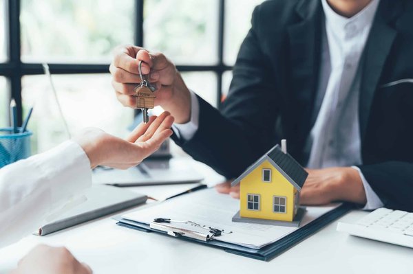 Résoudre efficacement des problèmes de trésorerie : quel est le coût de la vente à réméré ?